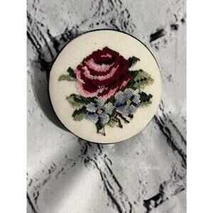 VINTAGE Pin Cushion Needle Holder / TRINKET BOX handcraft Made In China